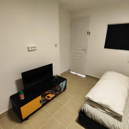 Plain-pied Entree Privee Et Parking Gratuit Holiday home