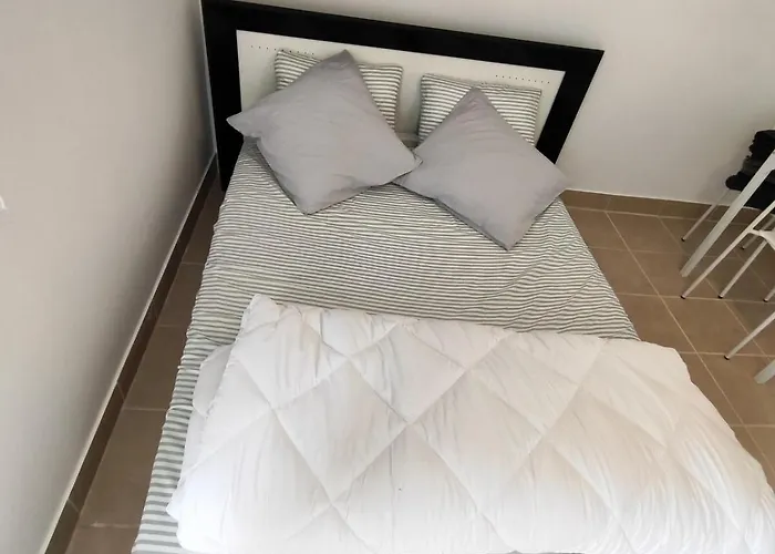 Plain-pied Entree Privee Et Parking Gratuit Nyaraló Le Passage